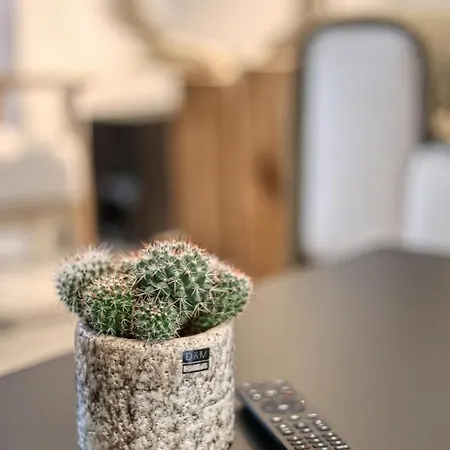 La Reserve By Madeleine Nyaraló Hotton