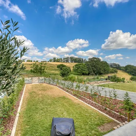 Nyaraló La Reserve By Madeleine Hotton